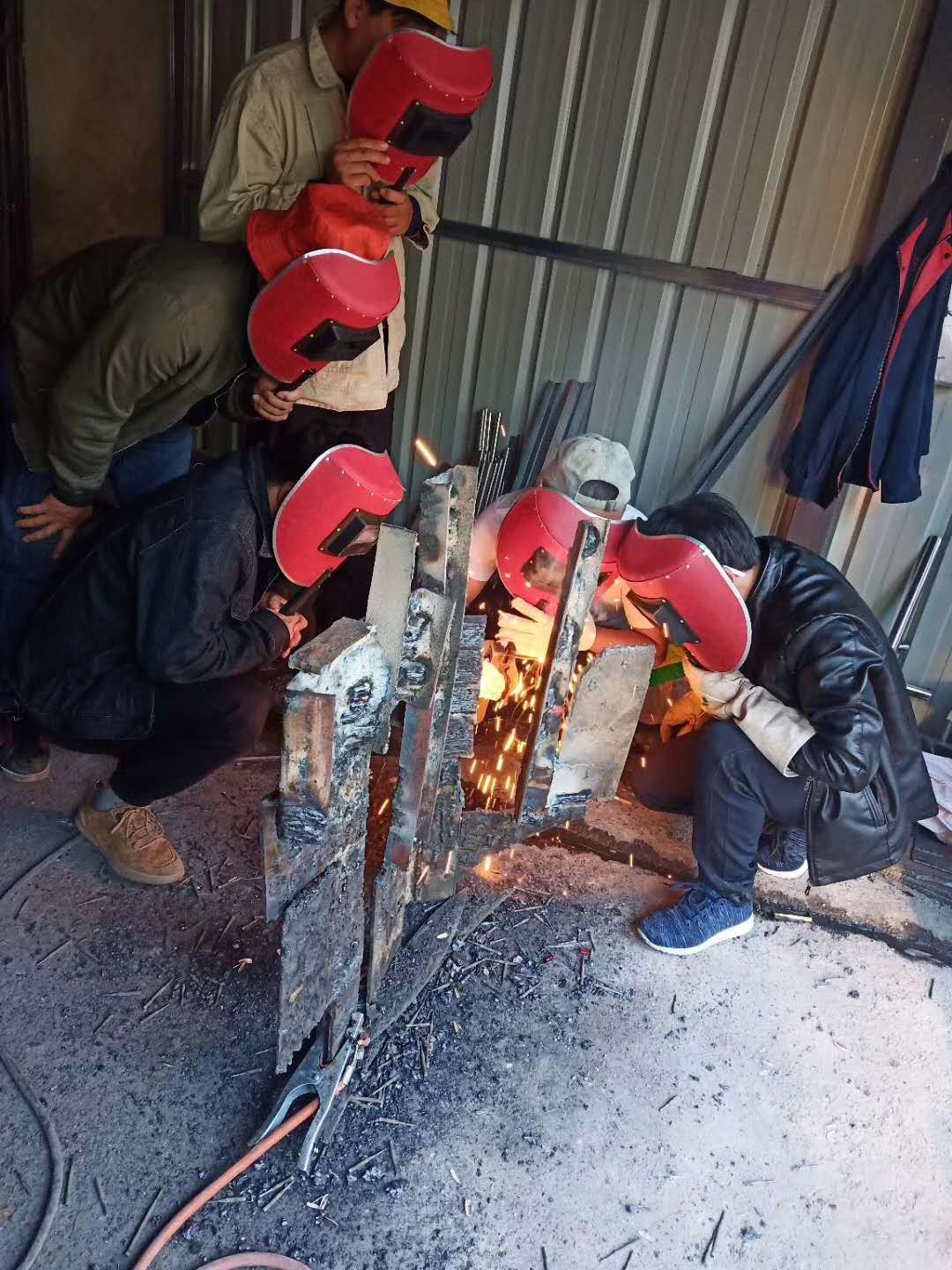 中環學校 焊工培訓畢業照